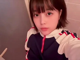 【1人えっち】おかあ◯んがリビングにいる間にお風呂でオナニーしてイキまくりました…